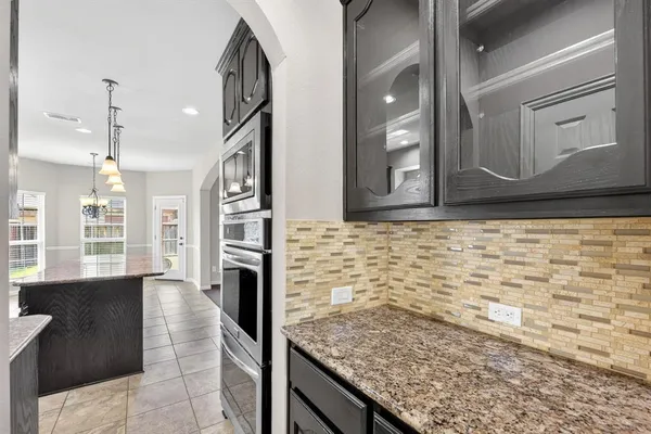 $539,900 | 127 Lake Trail Drive, Red Oak, TX 75154