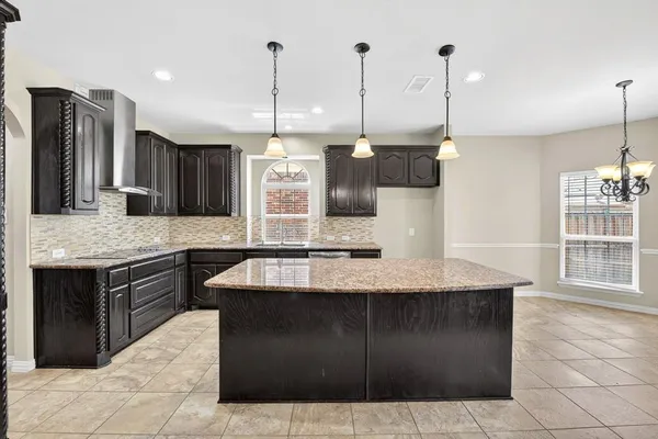 $539,900 | 127 Lake Trail Drive, Red Oak, TX 75154