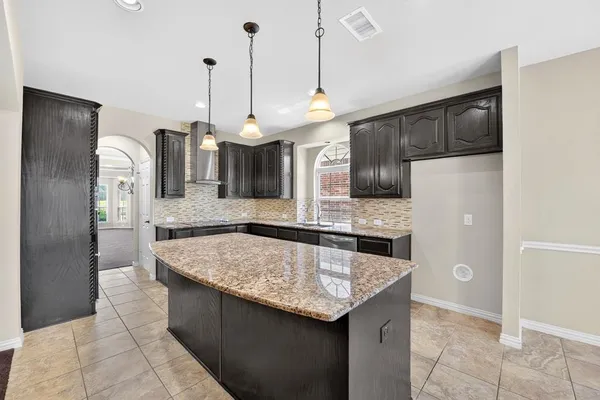 $539,900 | 127 Lake Trail Drive, Red Oak, TX 75154