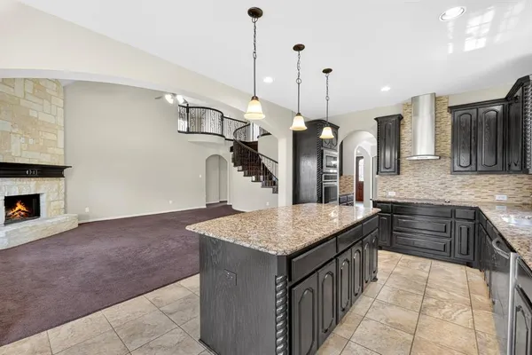 $539,900 | 127 Lake Trail Drive, Red Oak, TX 75154