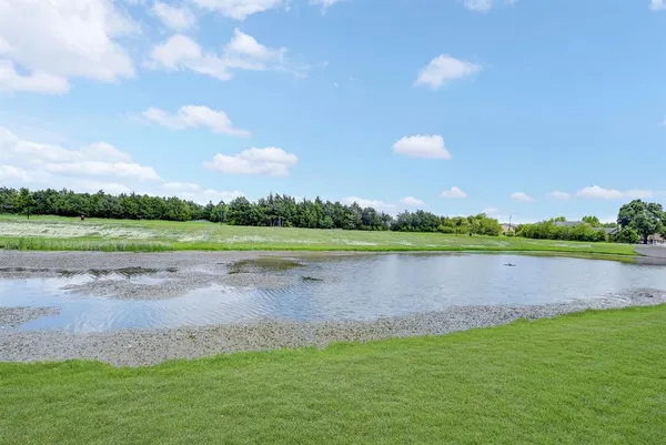 $539,900 | 127 Lake Trail Drive, Red Oak, TX 75154