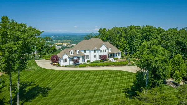 $2,500,000 | 8269 Balata Drive, Ooltewah, TN 37363