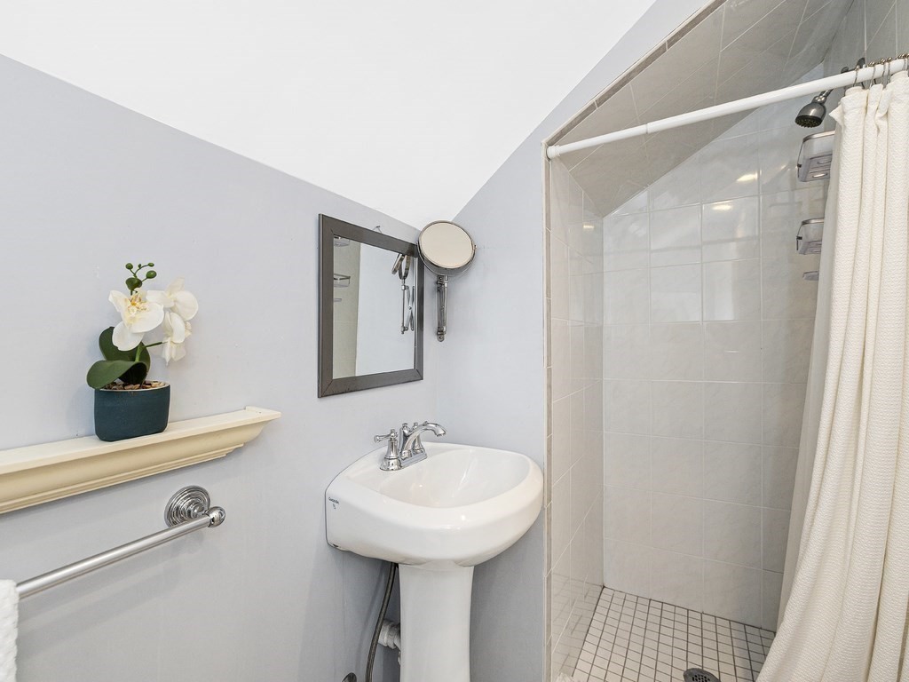 49 Sargent Road Swampscott, MA 01907 - Photo 20 of 30 Gallery Image 20