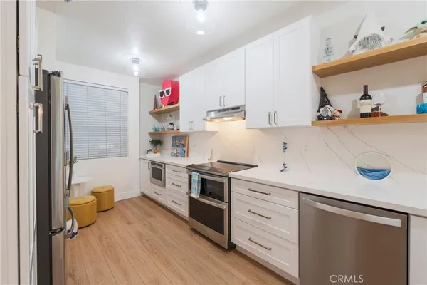 $669,000 | 20371 Bluffside Circle, Unit 212, Huntington Beach, CA 92646