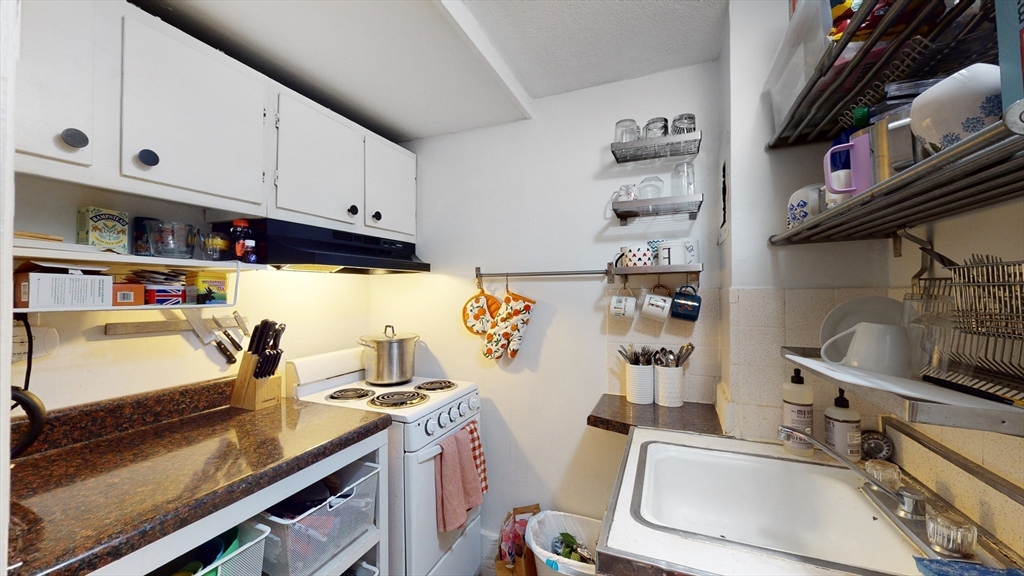 397 Beacon Street, Unit 4R Boston, MA 02116 - Photo 4 of 8