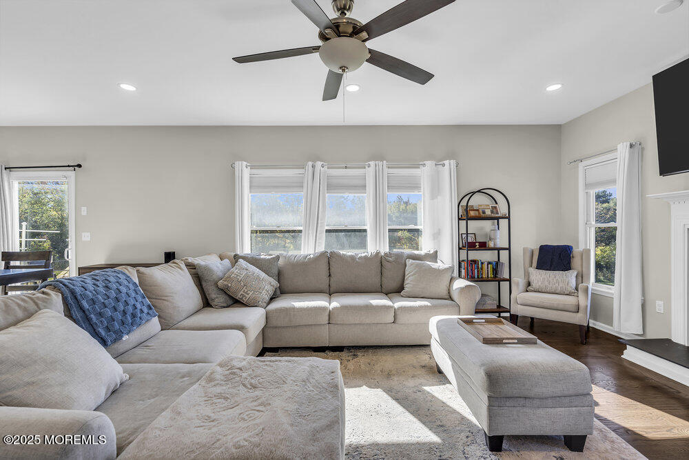 11 Cutter Court Cream Ridge, NJ 08514 - Photo 29 of 87 029_dsc09435_543