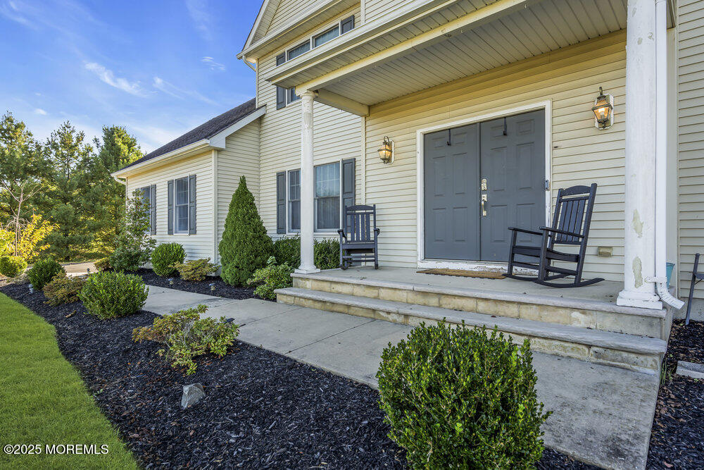 11 Cutter Court Cream Ridge, NJ 08514 - Photo 7 of 87 007_dsc09310-1_496