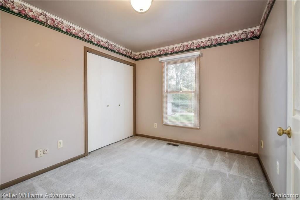 3279 Fairgrove Terrace Rochester Hills, MI 48309 - Photo 23 of 40