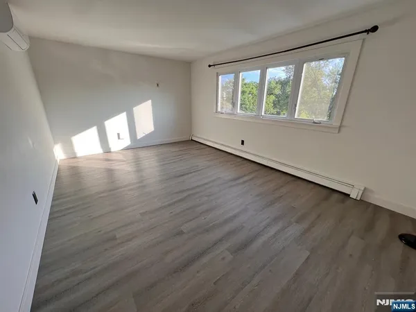 $2,500 | 6 Page Avenue, Unit 2, Lyndhurst, NJ 07071