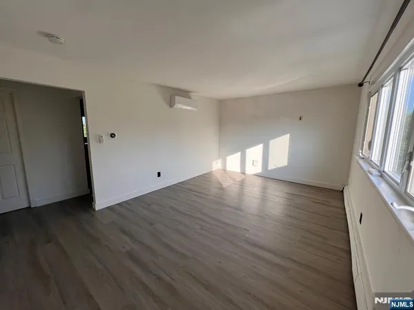 $2,500 | 6 Page Avenue, Unit 2, Lyndhurst, NJ 07071