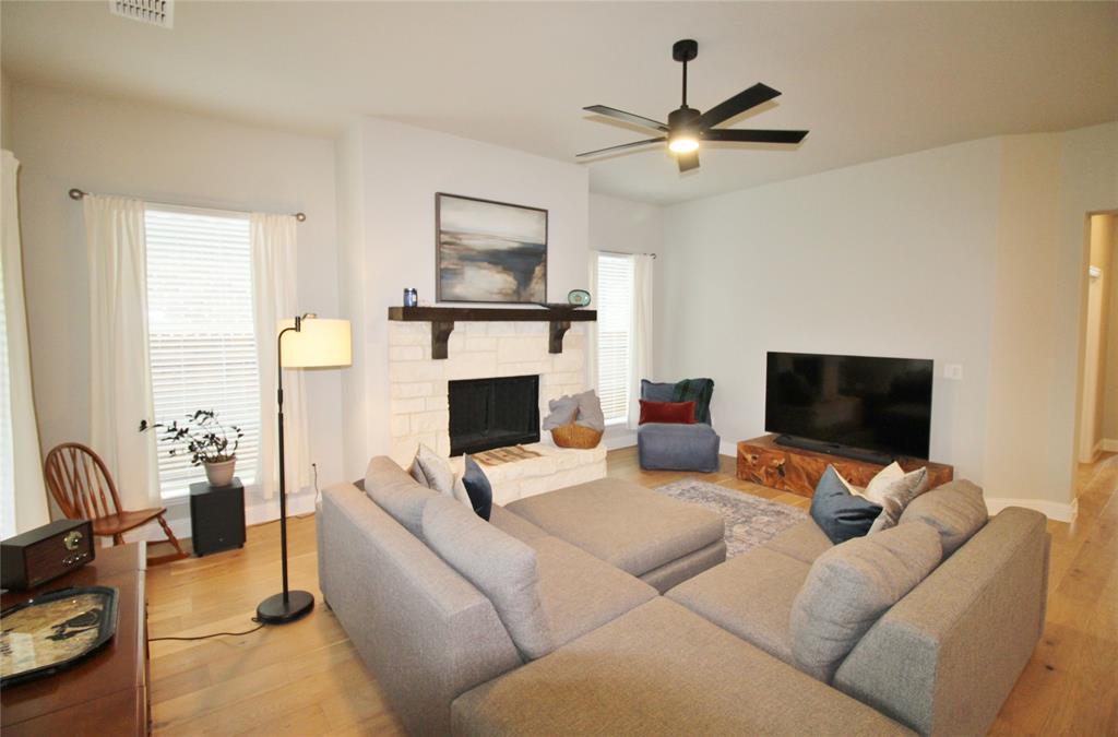 217 Resting Pl Road Waxahachie, TX 75165 - Photo 11 of 30