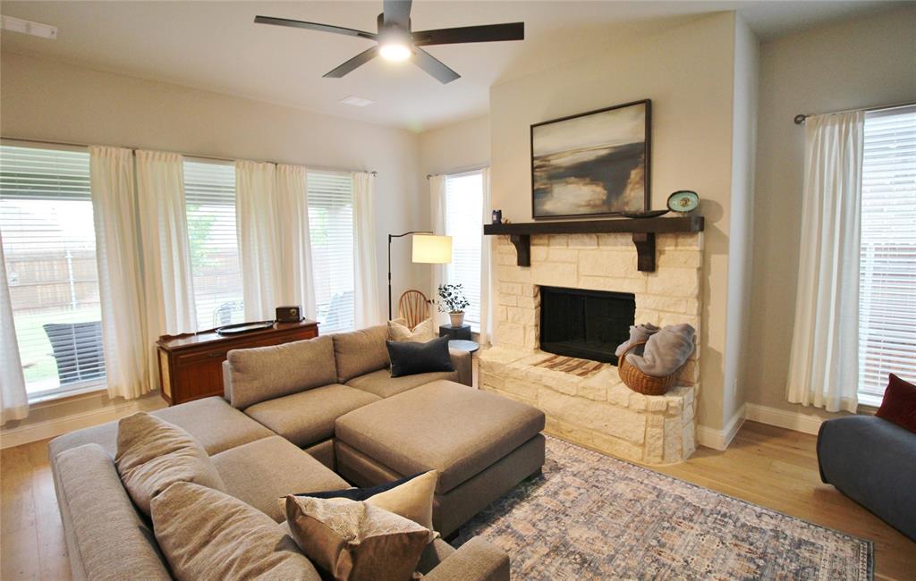 217 Resting Pl Road Waxahachie, TX 75165 - Photo 10 of 30