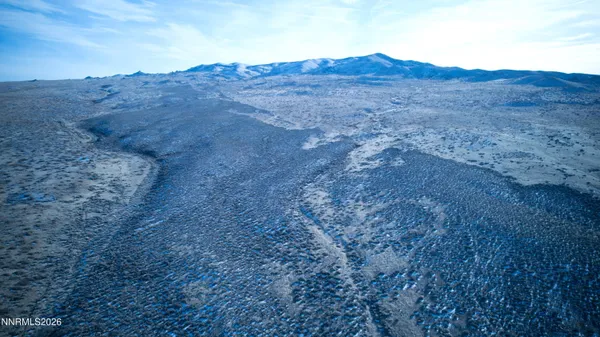 a view of a dry field