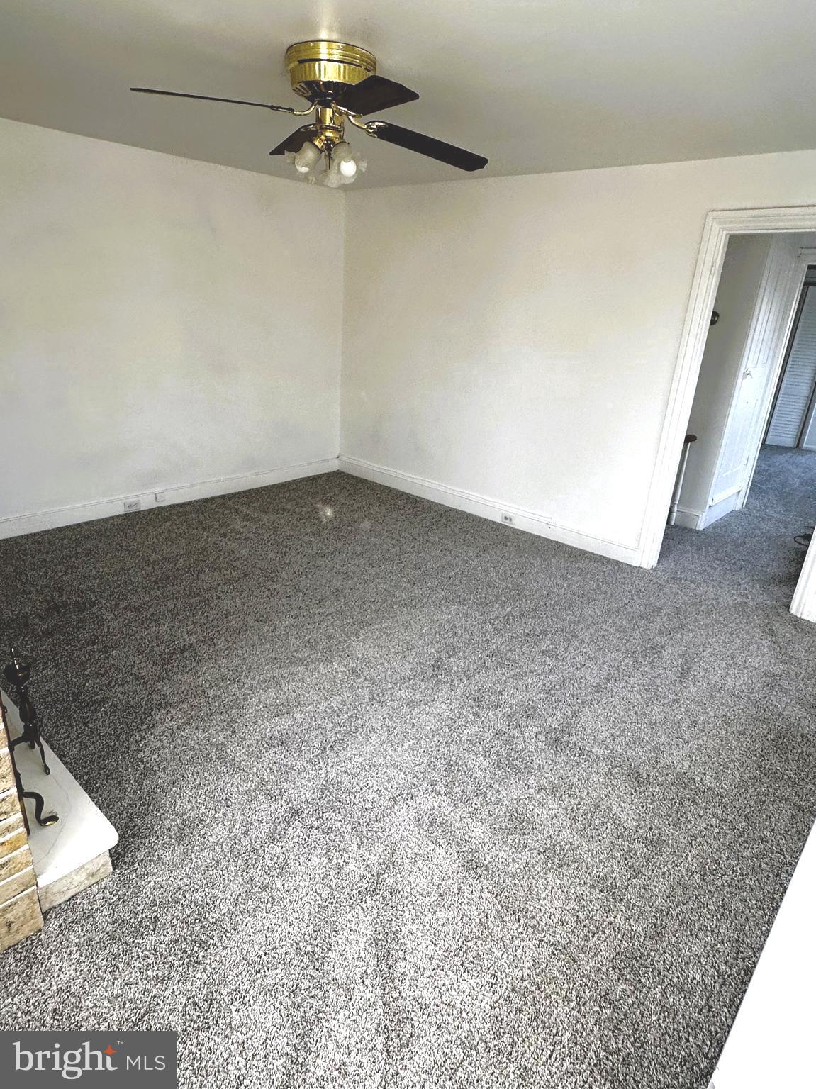 163 Klockner Road Trenton, NJ 08619 - Photo 14 of 22 en empty room with windows