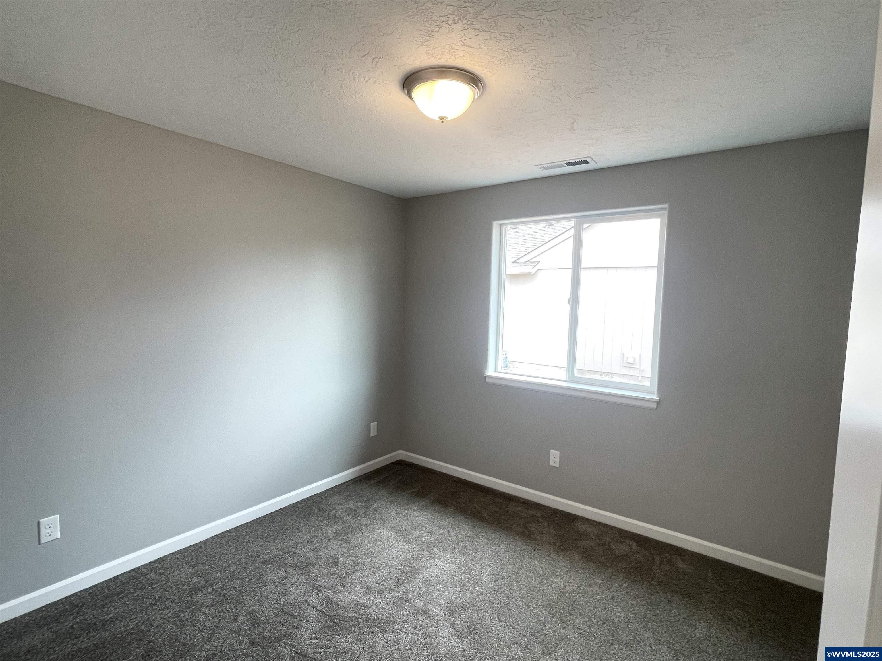 1230 Southwest Hop Street Albany, OR 97321 - Photo 28 of 41