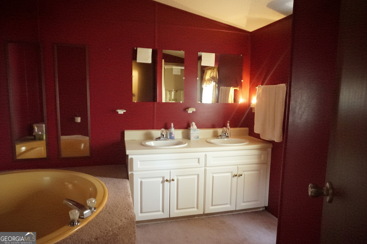 138 Omer Bond Road Royston, GA 30662 - Photo 7 of 17