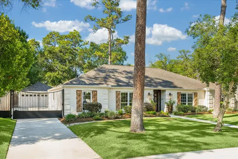$1,325,000 | 10102 Candlewood Drive, Houston, TX 77042