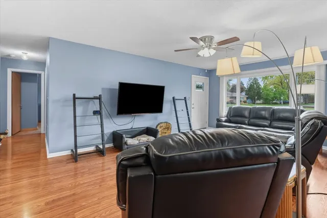 $424,900 | 328 Brice Avenue, Mundelein, IL 60060