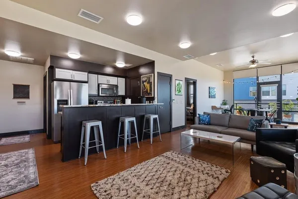 $1,520 | 1125 South Jennings Avenue, Unit 201, Fort Worth, TX 76104