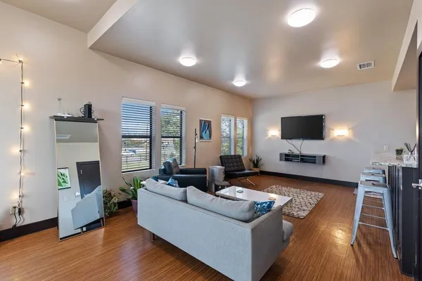 $1,520 | 1125 South Jennings Avenue, Unit 201, Fort Worth, TX 76104