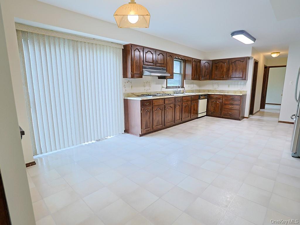 25 Georges Road Middletown, NY 10941 - Photo 6 of 38