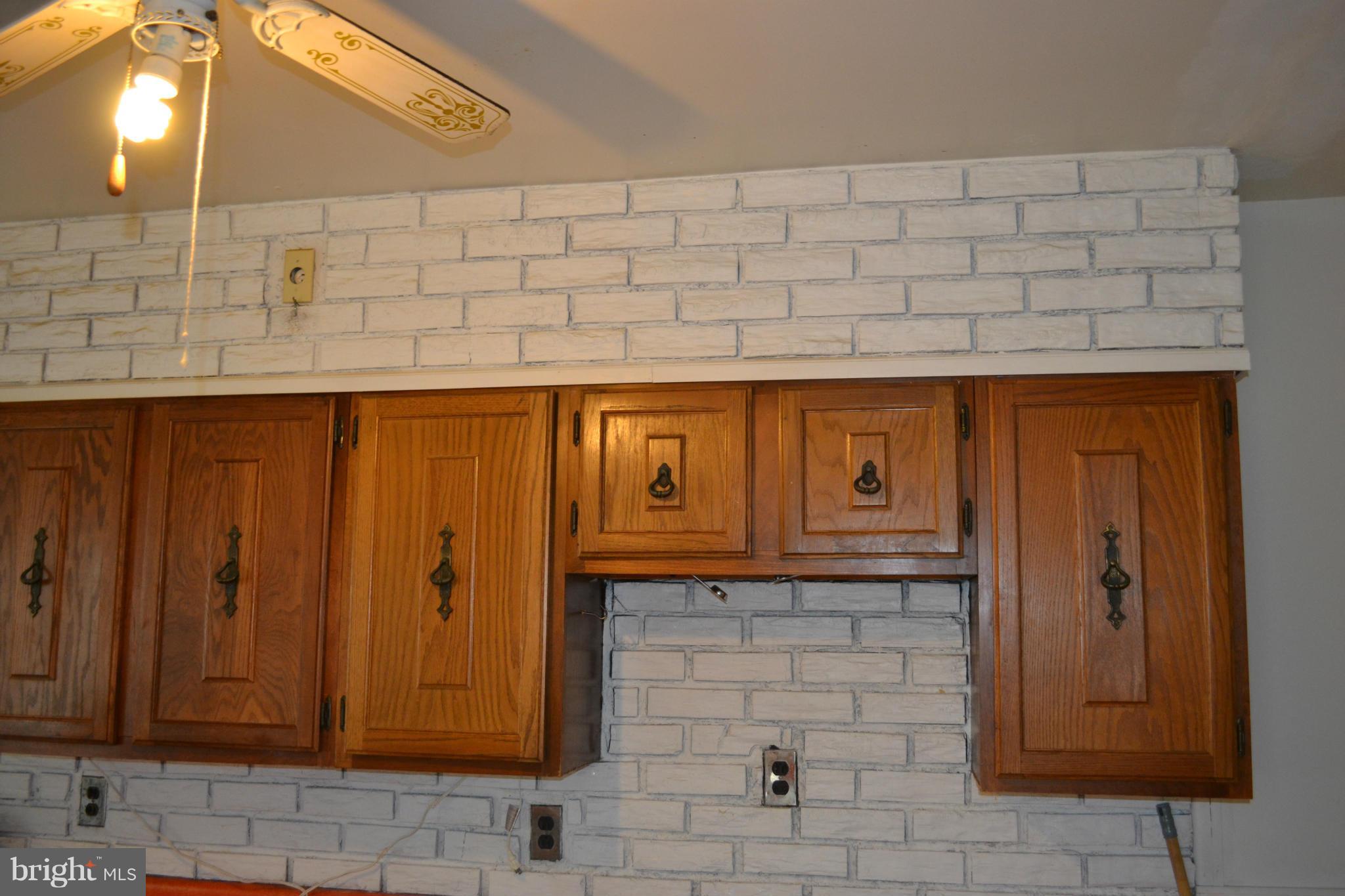 1631 Heathfield Road Baltimore, MD 21239 - Photo 4 of 12 Kitchen