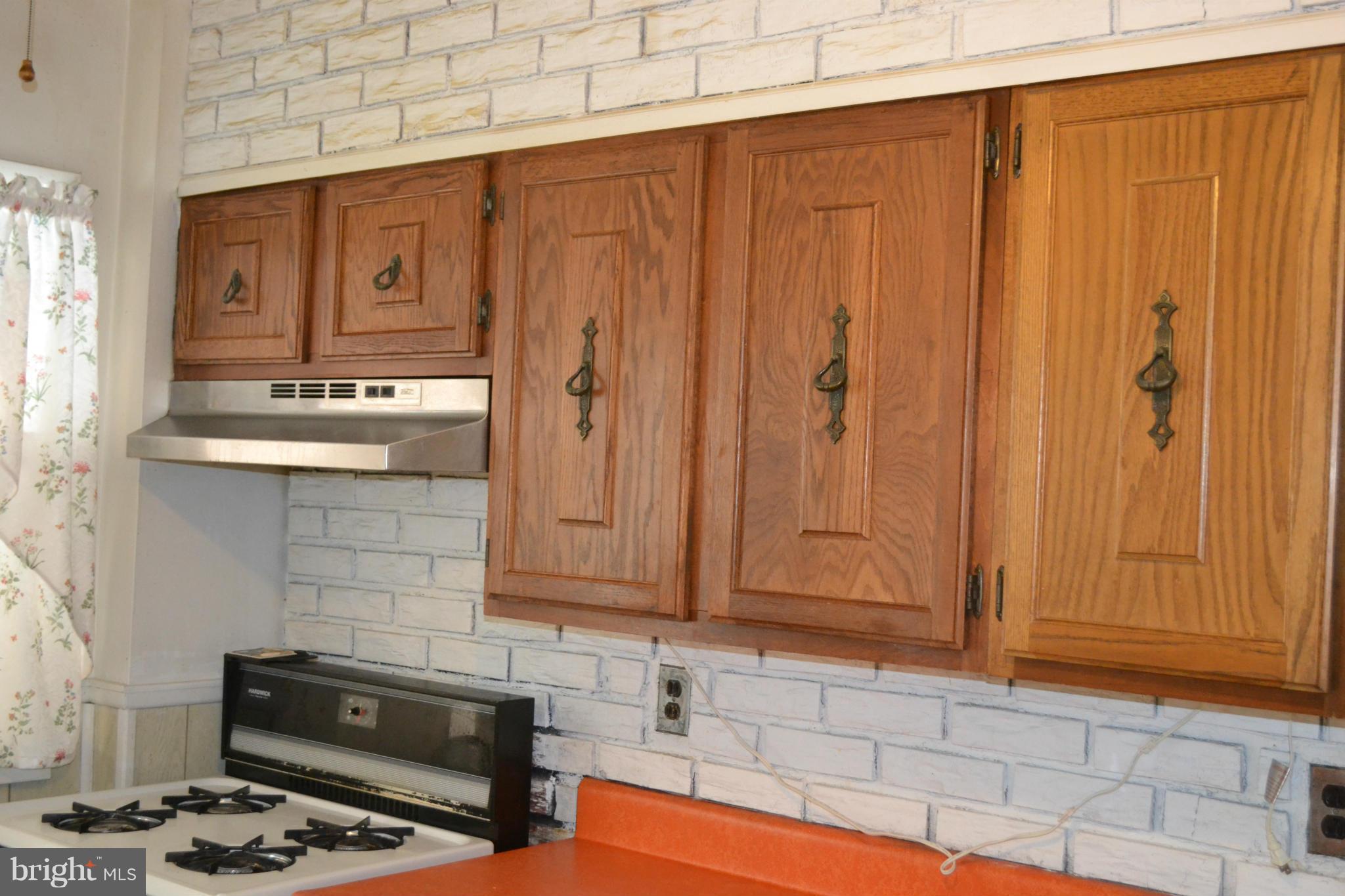 1631 Heathfield Road Baltimore, MD 21239 - Photo 5 of 12 Kitchen
