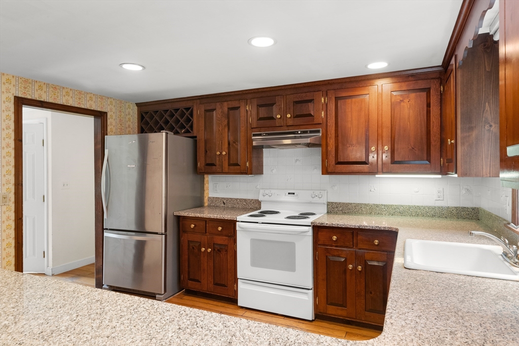 35 Grey Lane Lynnfield, MA 01940 - Photo 11 of 40