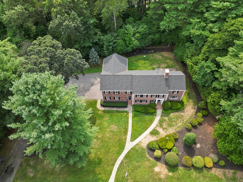 35 Grey Lane Lynnfield, MA 01940 - Photo 3 of 40