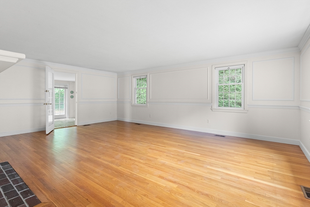 35 Grey Lane Lynnfield, MA 01940 - Photo 5 of 40