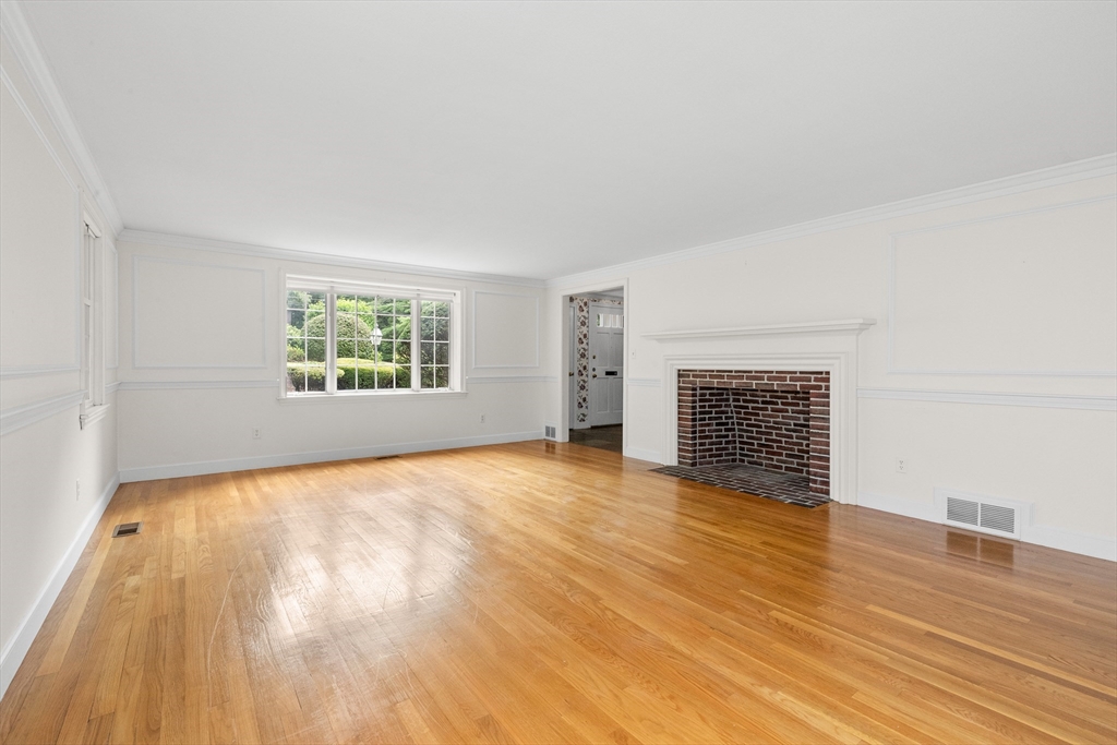 35 Grey Lane Lynnfield, MA 01940 - Photo 6 of 40