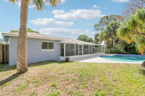 $350,000 | 2145 5th Street, Vero Beach, FL 32962
