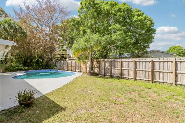 $350,000 | 2145 5th Street, Vero Beach, FL 32962