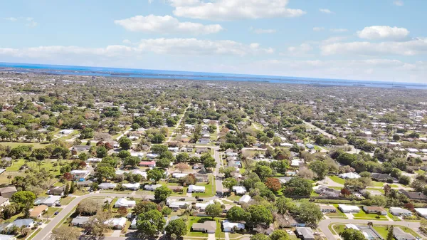 $350,000 | 2145 5th Street, Vero Beach, FL 32962