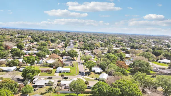 $350,000 | 2145 5th Street, Vero Beach, FL 32962