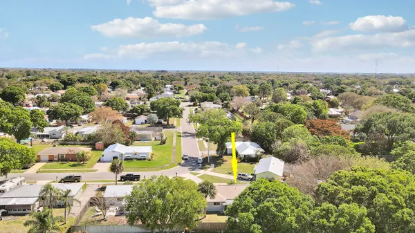 $350,000 | 2145 5th Street, Vero Beach, FL 32962