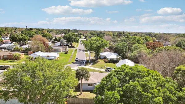 $350,000 | 2145 5th Street, Vero Beach, FL 32962