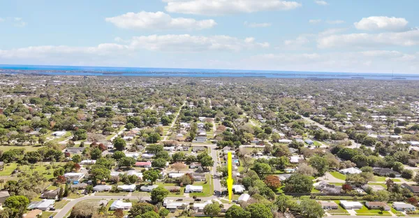 $350,000 | 2145 5th Street, Vero Beach, FL 32962