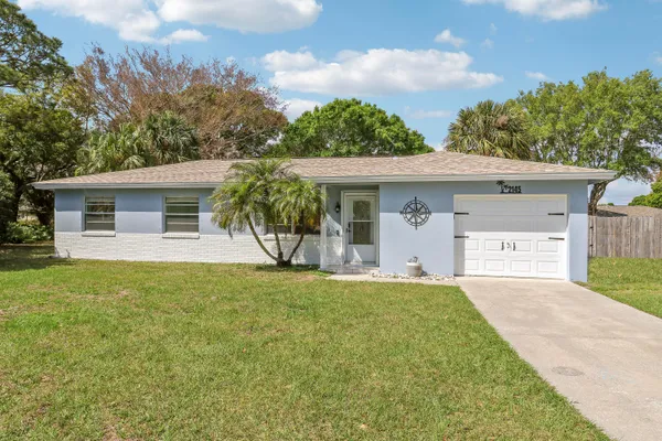 $350,000 | 2145 5th Street, Vero Beach, FL 32962