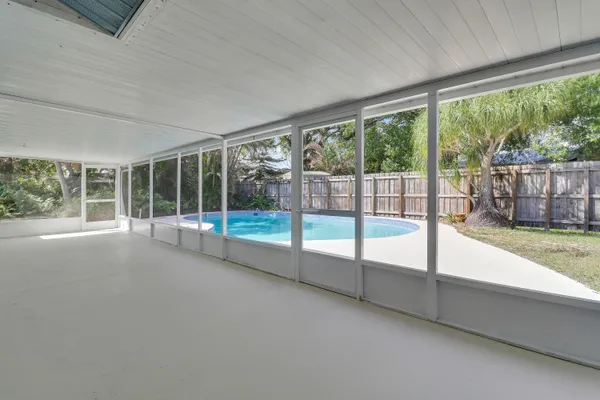 $350,000 | 2145 5th Street, Vero Beach, FL 32962