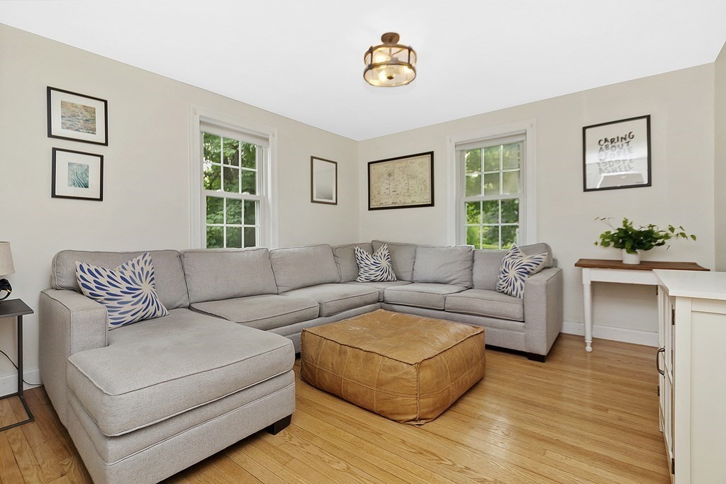 24 Plymouth Road Reading, MA 01867 - Photo 10 of 28 Gallery Image 10