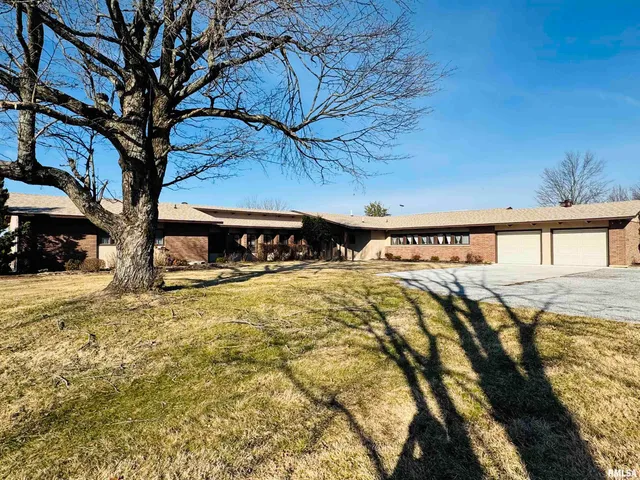 $575,000 | 800 South Green Street, Anna, IL 62906