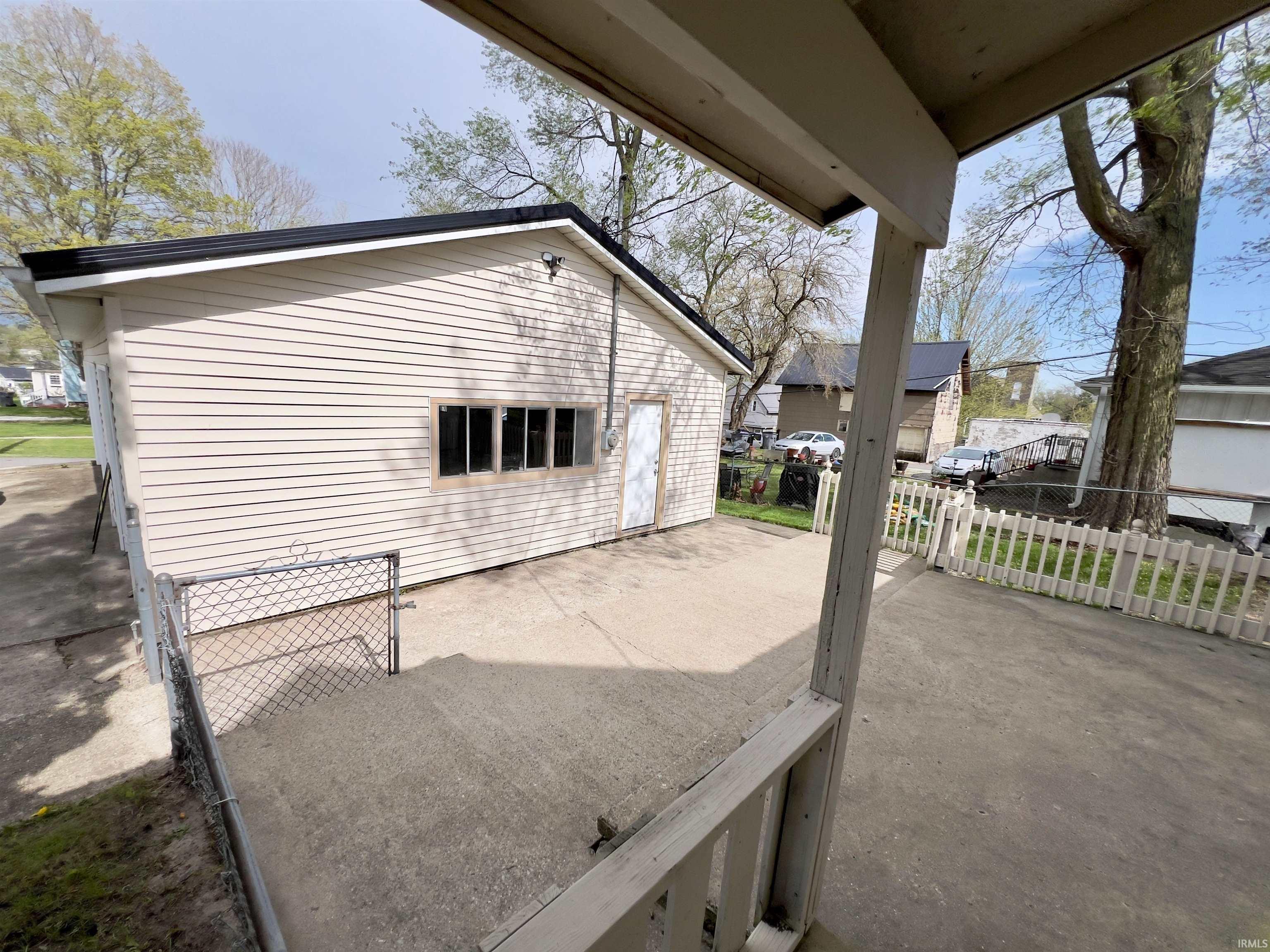 806 North Harrison Street Syracuse, IN 46567 - Photo 27 of 35