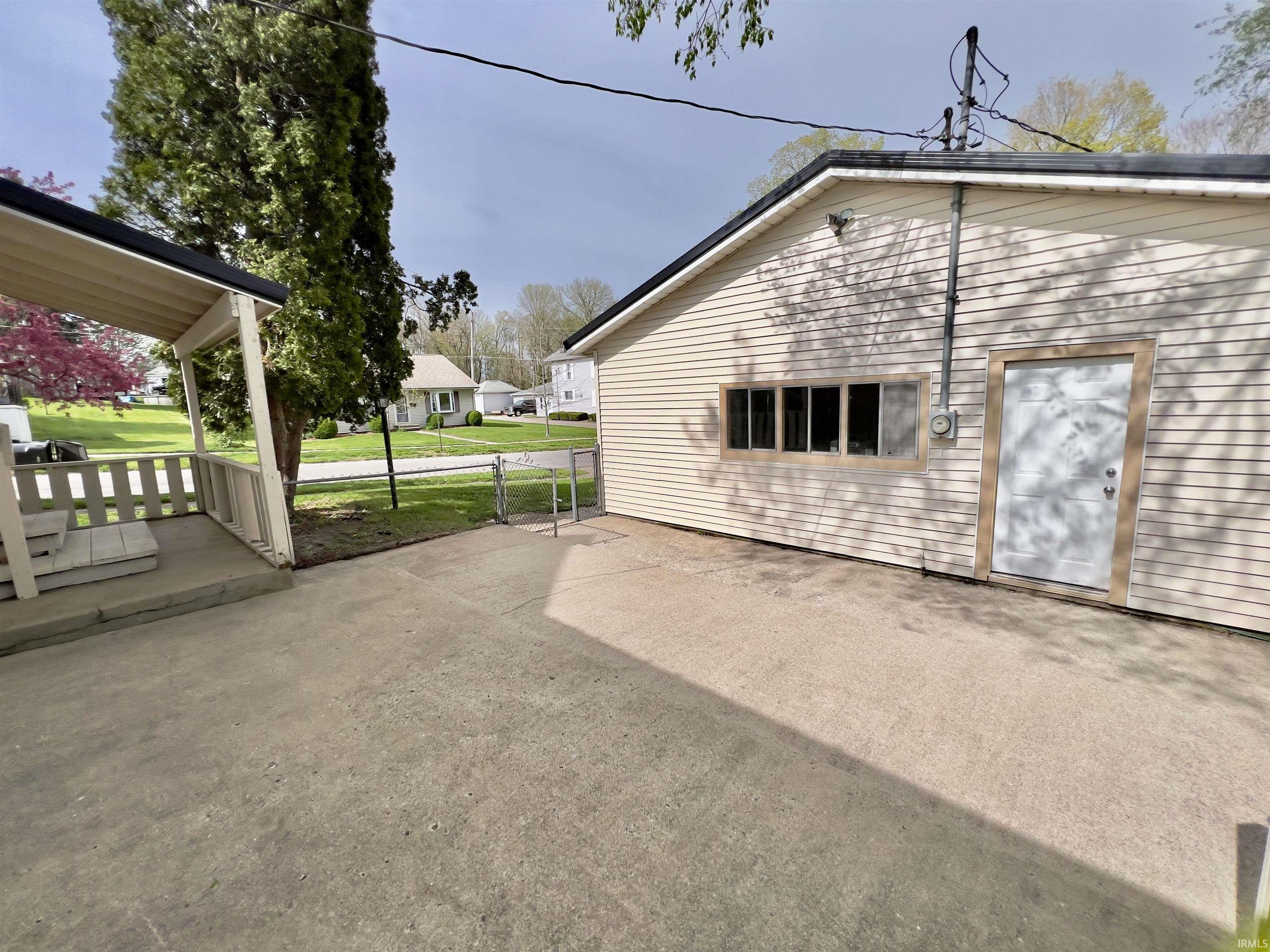 806 North Harrison Street Syracuse, IN 46567 - Photo 28 of 35