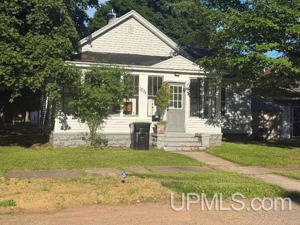 $124,900 | 1011 Stockbridge Avenue, Iron Mountain, MI 49801
