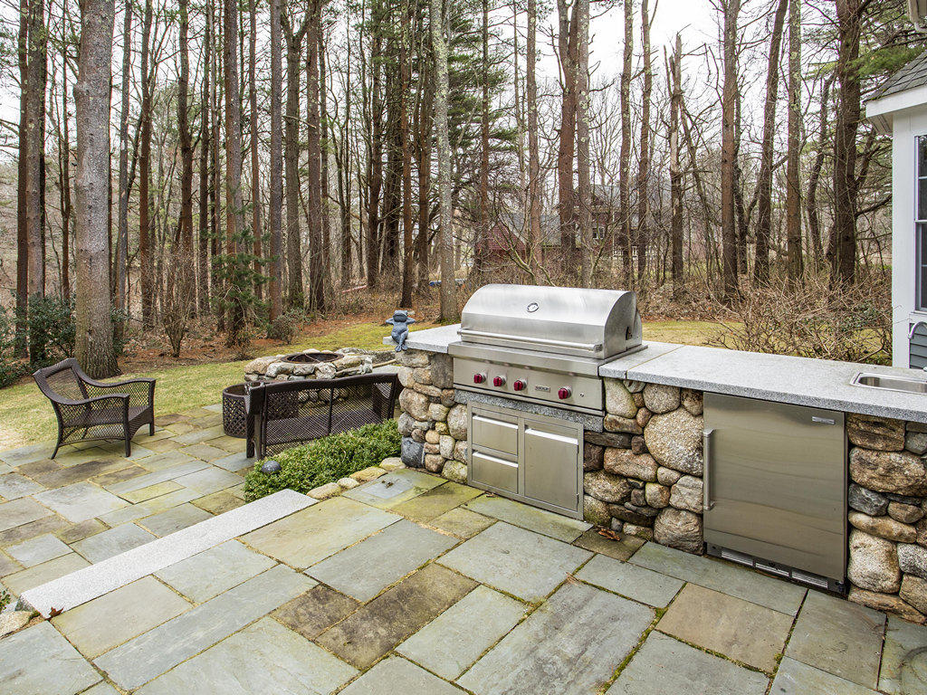 5 Stone Road Kennebunkport, ME 04046 - Photo 34 of 38 Outdoor kitchen and patio