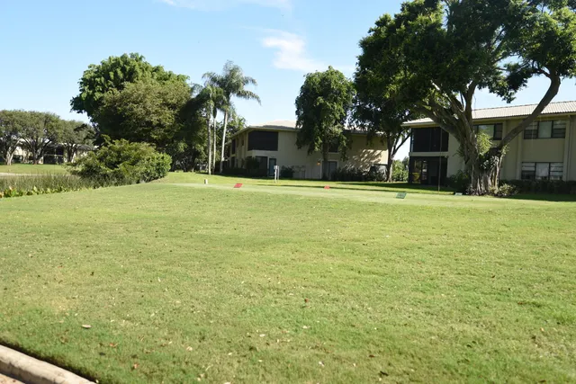 $49,000 | 28 Stratford Lane West, Unit C, Boynton Beach, FL 33436