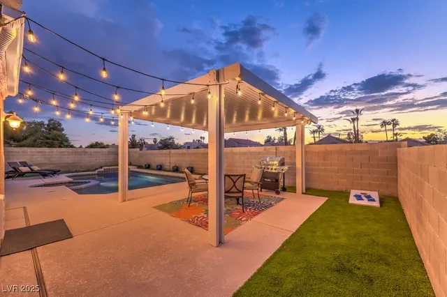 $3,240 | 8157 Creek Water Lane, Las Vegas, NV 89123