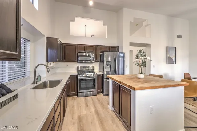 $3,240 | 8157 Creek Water Lane, Las Vegas, NV 89123