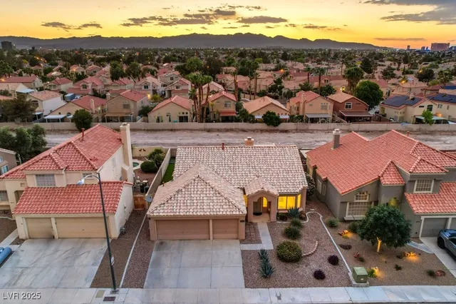 $3,240 | 8157 Creek Water Lane, Las Vegas, NV 89123